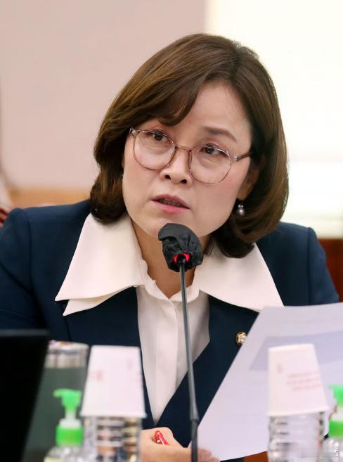 韩国足球名宿拒绝出席国会听证孙兴慜压根不搭理差不多得了还真以为自己是世界强队？