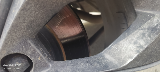 刹车盘是开裂了么大家遇过这个情况么