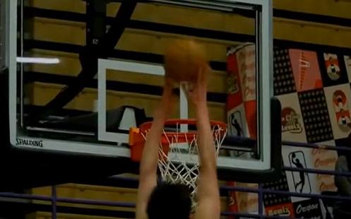 杨瀚森30秒关键补篮制胜！北京时间3月22日，混音115-107胜猛龙905的