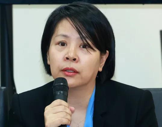 刚被民众党开除，李贞秀转头就投靠民进党，民众党这次伤太重。13日，民众党以李贞