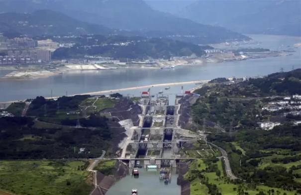 三峡大坝“账本”曝光：运行了20余年，2500亿投入如今回本了吗？三