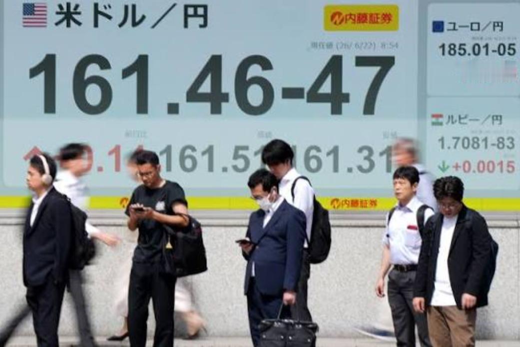 小日子的经济，这波是彻底救不回来了。1美元兑164日元，近40年新低。日美联