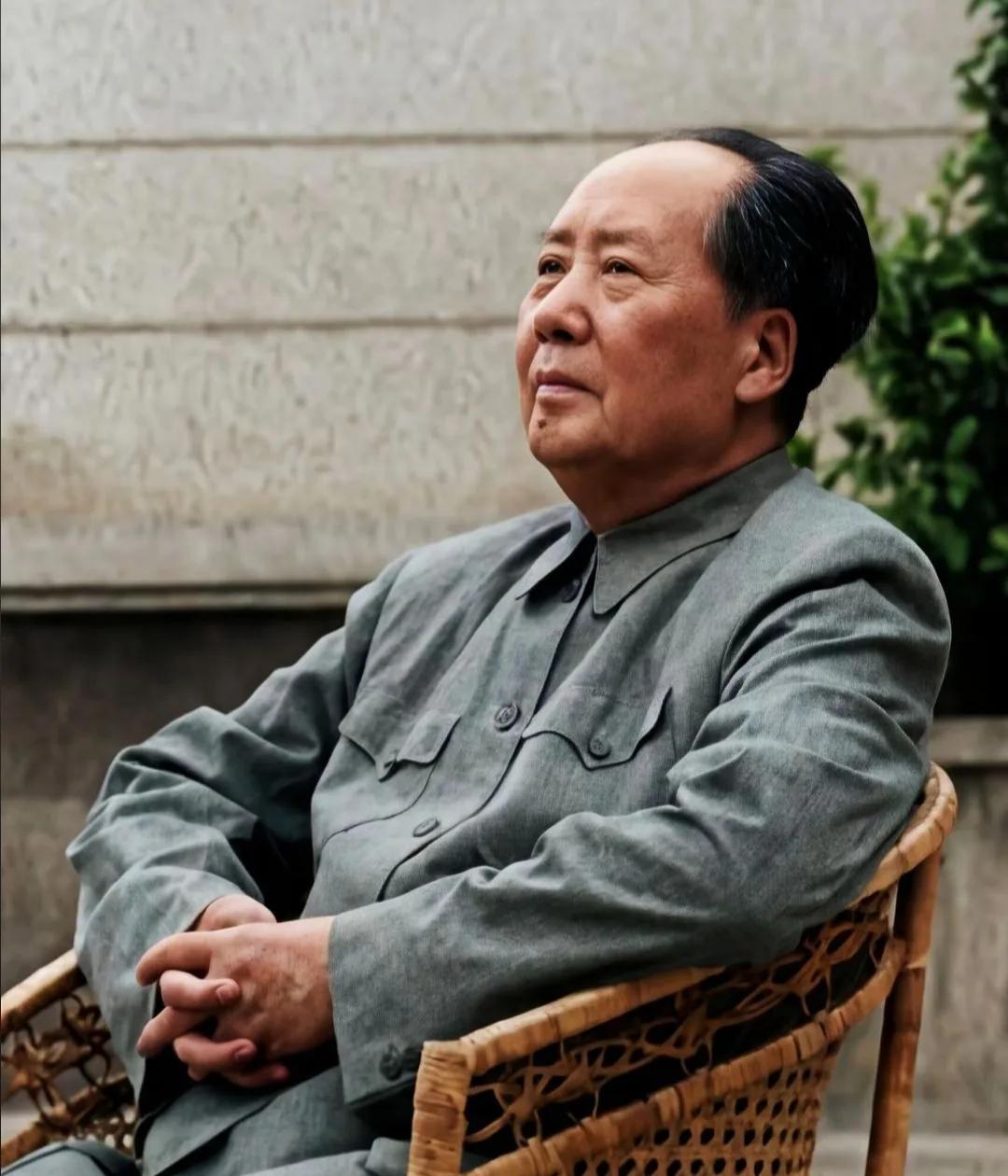 分享几张毛主席的高清照片。