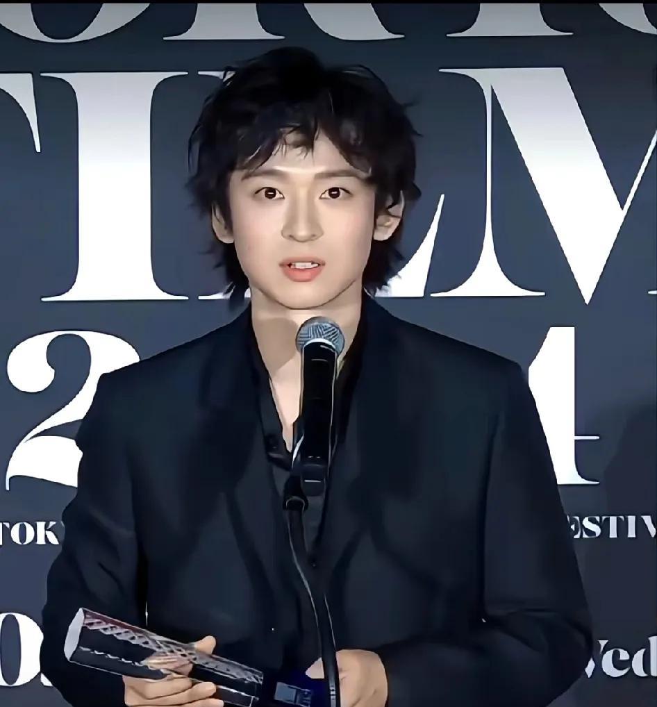 想不明白，为何那么多人吐槽董子健？说白了，就是嫉妒，看不得他好。难道董子健不
