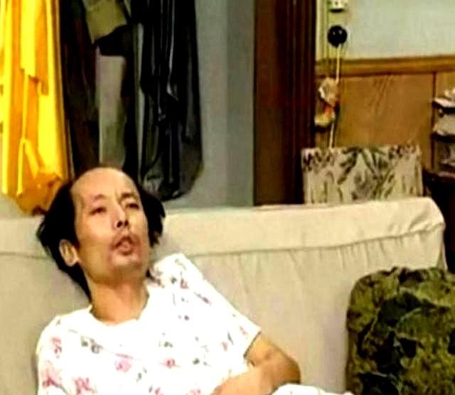 1995年，葛优拍戏赚了350万，把钱全部交给了妻子贺聪。葛优正为这笔巨款心