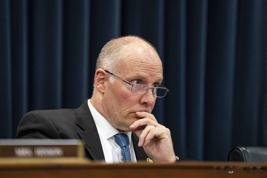 来自美国最新消息就在今天！针对中方围岛军演一事，美国众议院“美中战略竞争特别