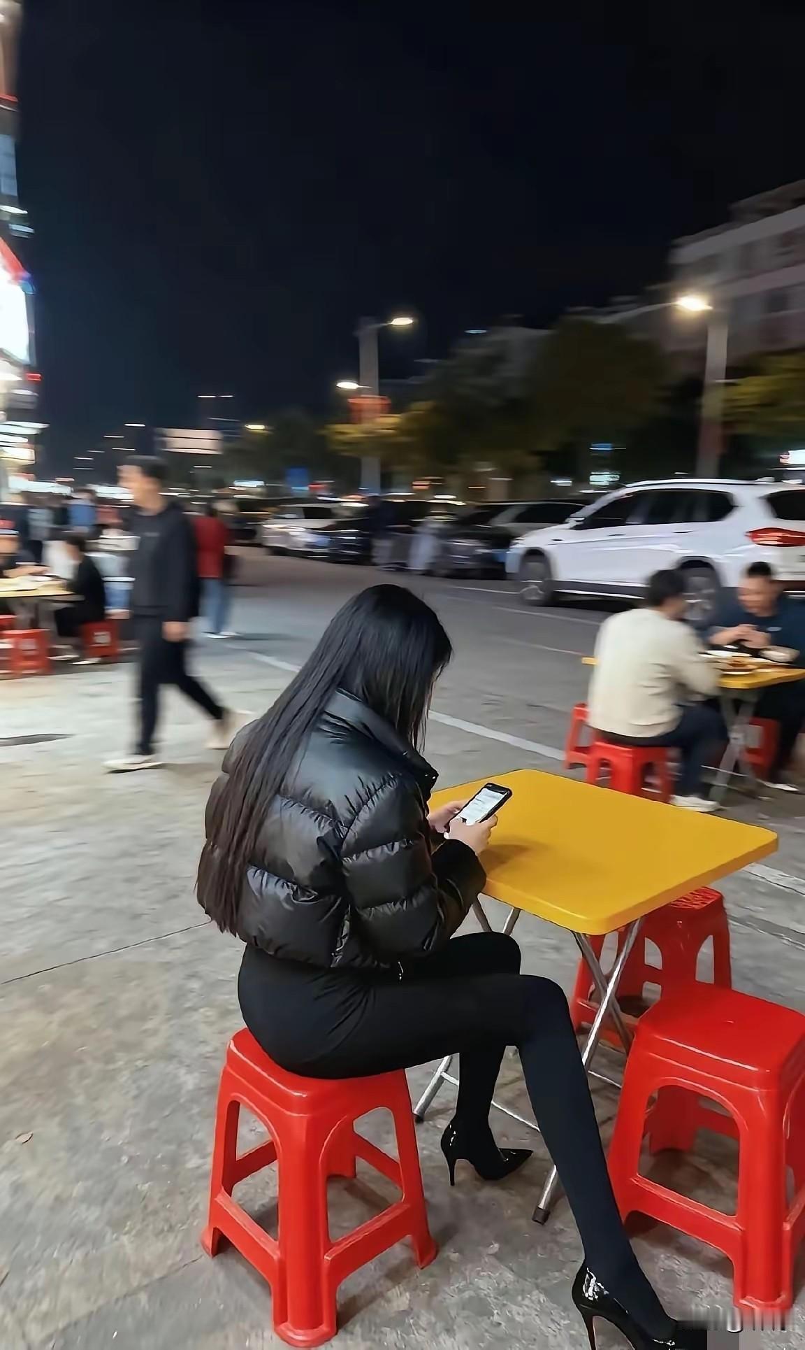 月薪过万了，能去追求她吗