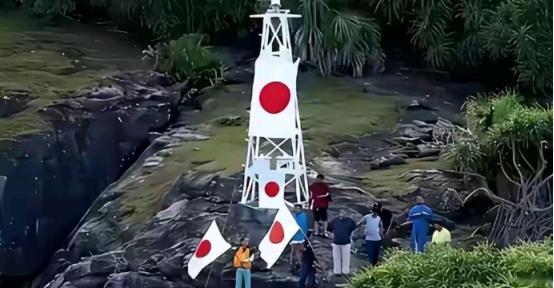 钓鱼岛上的灯塔，为什么中日闹得再凶我们也不拆？不是不敢，是不能！一旦拆了那座塔，