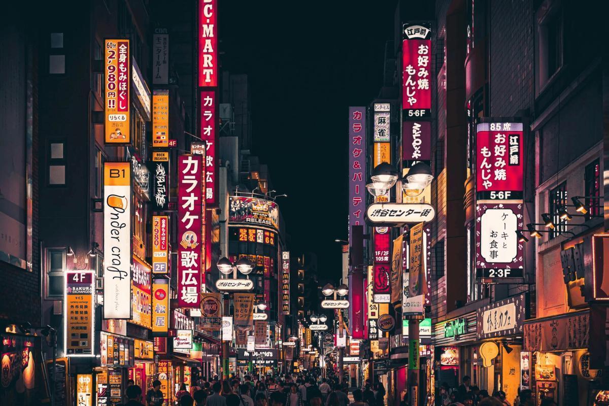 为何感觉日本这几年好像不行了？这是错觉么？ 走在日本街头，便利店货架整整齐齐