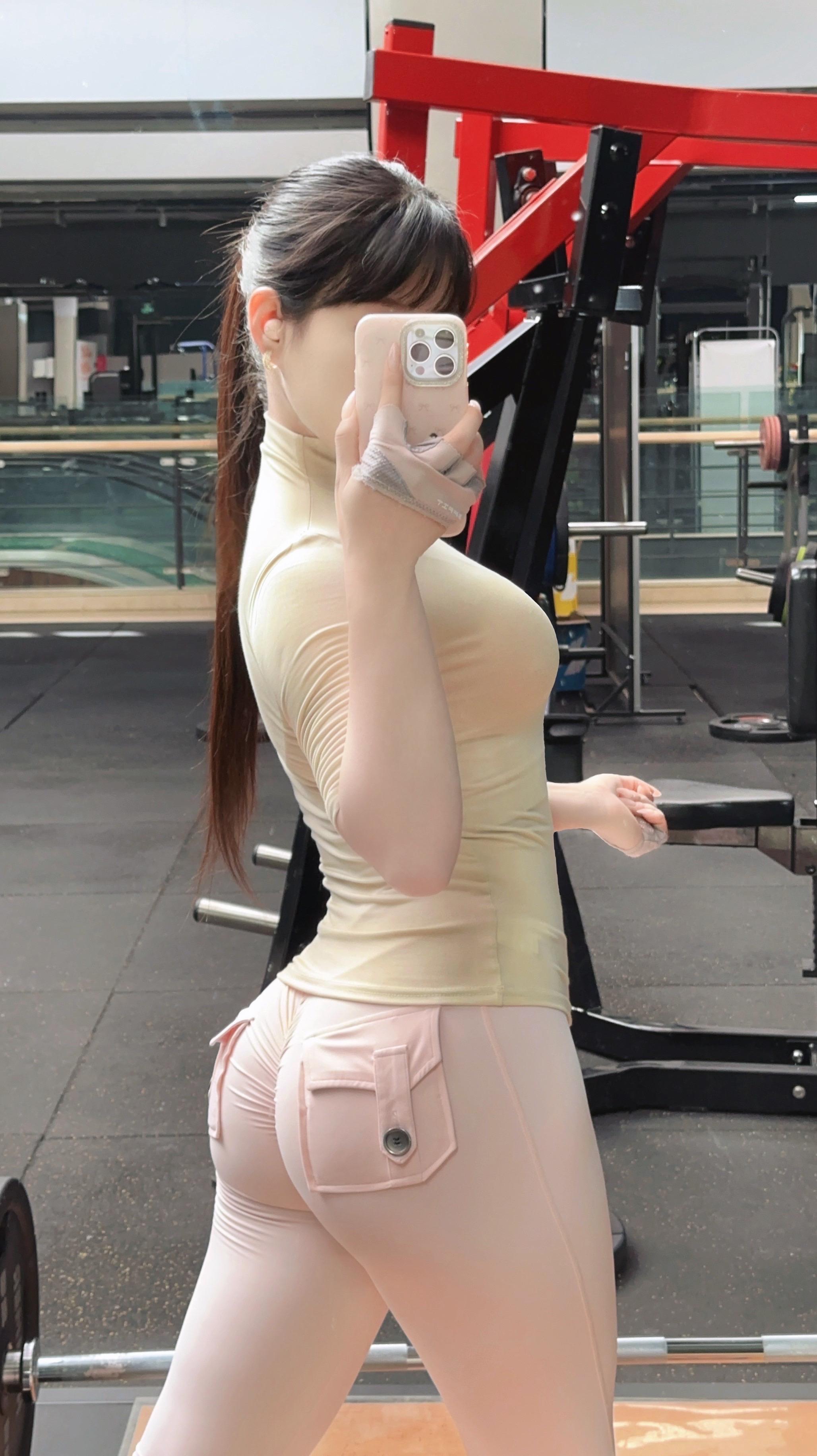 每周两次的臀腿训练是我健身的动力 你今天练了吗？