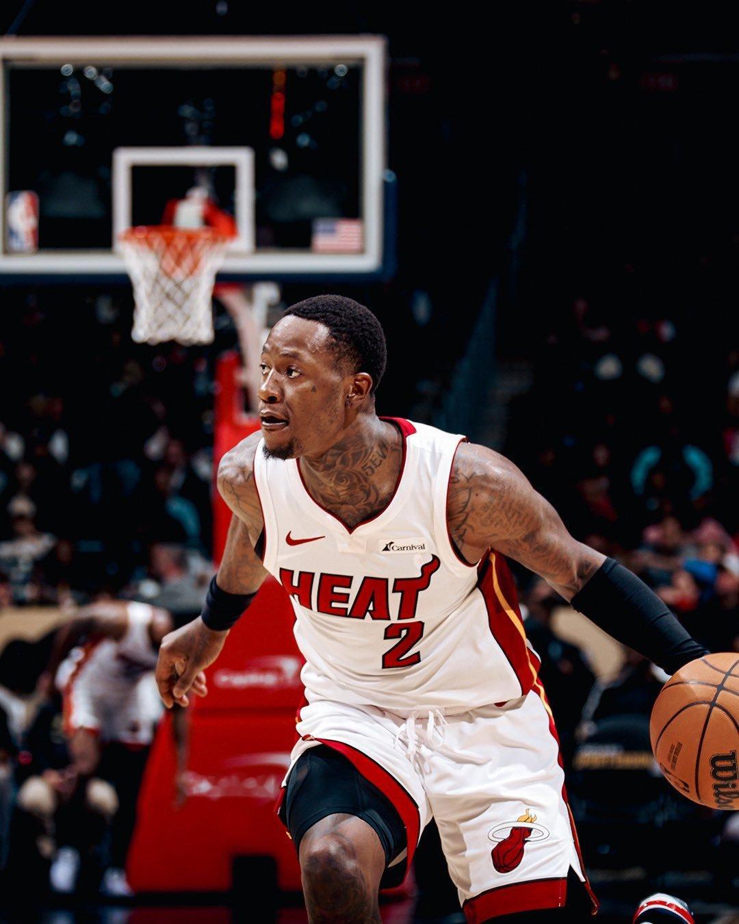 ▪为什么不利用特里·罗齐尔的到期合同把他交易掉？BarryJackson：如