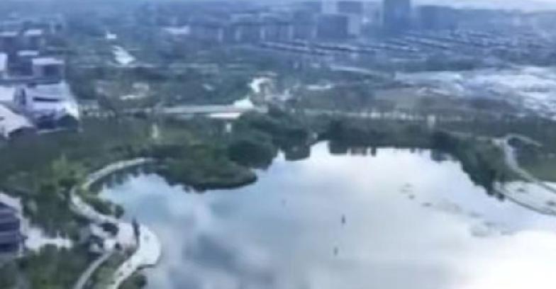 雄安建了九年，央企搬来了，白洋淀变清了，但本地人开店还缺顾客。不是吹出来的速