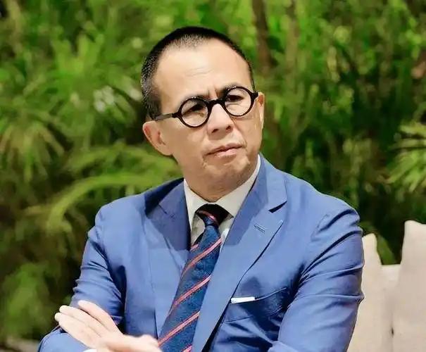 “肥肉”不能再给李嘉诚家族了！彭博社消息，知情者透露，香港富豪李泽楷旗下保险公司
