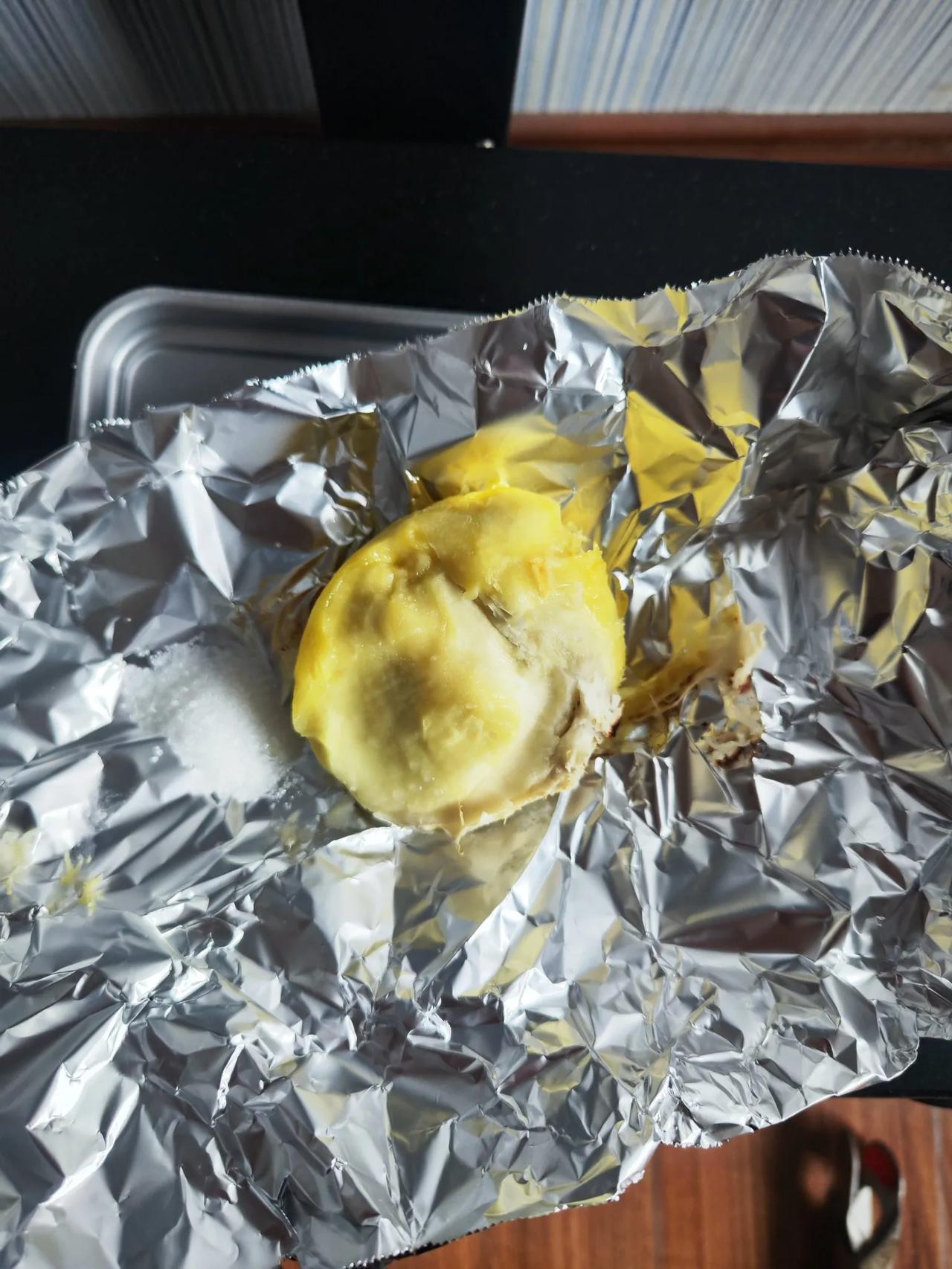 终于发明了一个不好吃的金枕榴莲补救的方法了。泰国金枕榴莲大量上市了，今天花了1