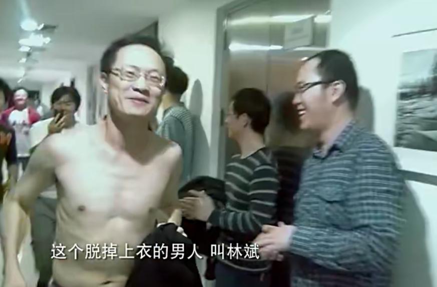 当年雷军和林斌打了一个赌，雷军认为小米1代销量一定会超过400万台，而林斌认为很