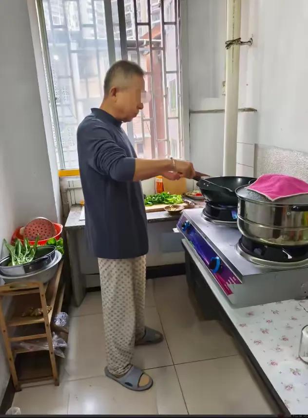 63岁的我，无儿无女一个人生活。一个人做饭，一个人吃饭，不打牌、不喝酒、不抽