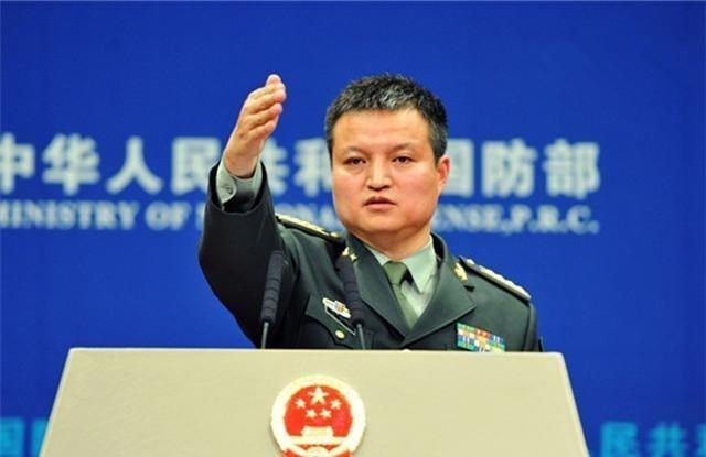 我国国防部长，到底是官员还是军人？国防部是国务院的一个机构，是中央政府的军事管