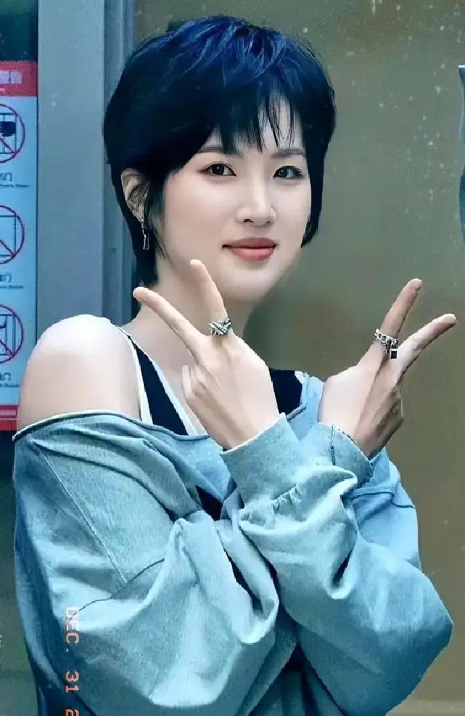 3个月咖啡白送，她赢麻了剧组杀青那天，姚安娜没发告别长文，只让咖啡车继续停