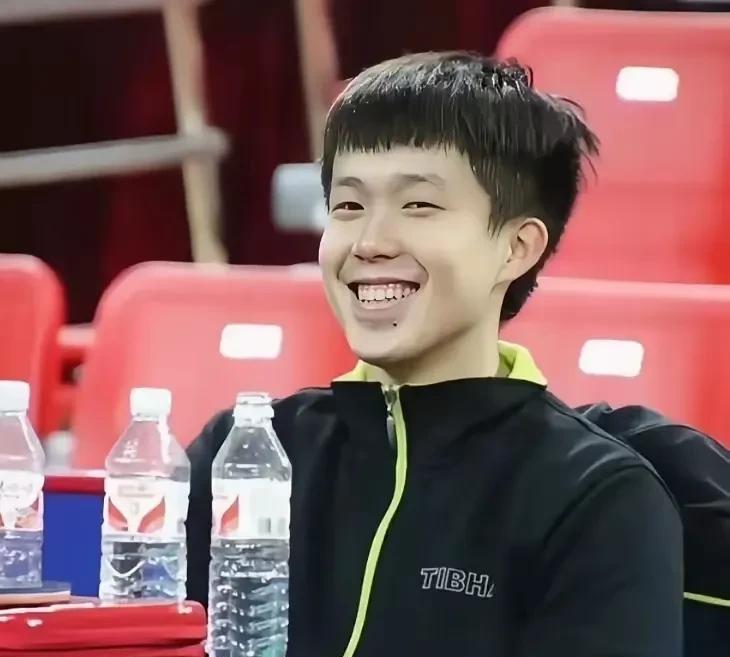 哈哈，王楚钦有个小癖好，克制莎莎没问题了！大家都知道莎莎有教练梦，这次乒超，