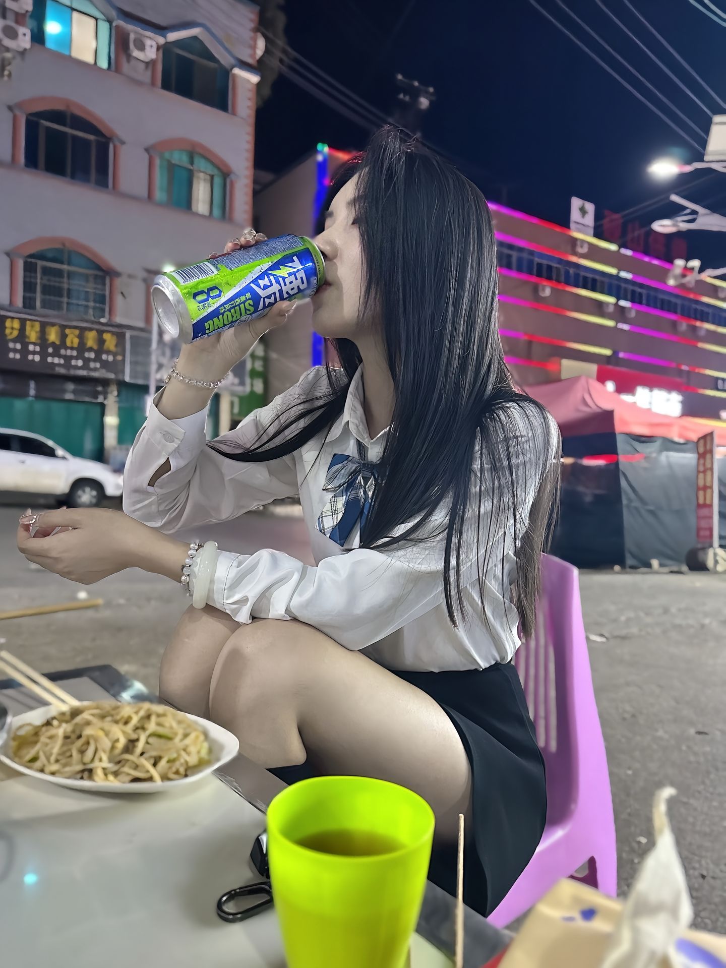 路边的炒面也挺好吃的​​​