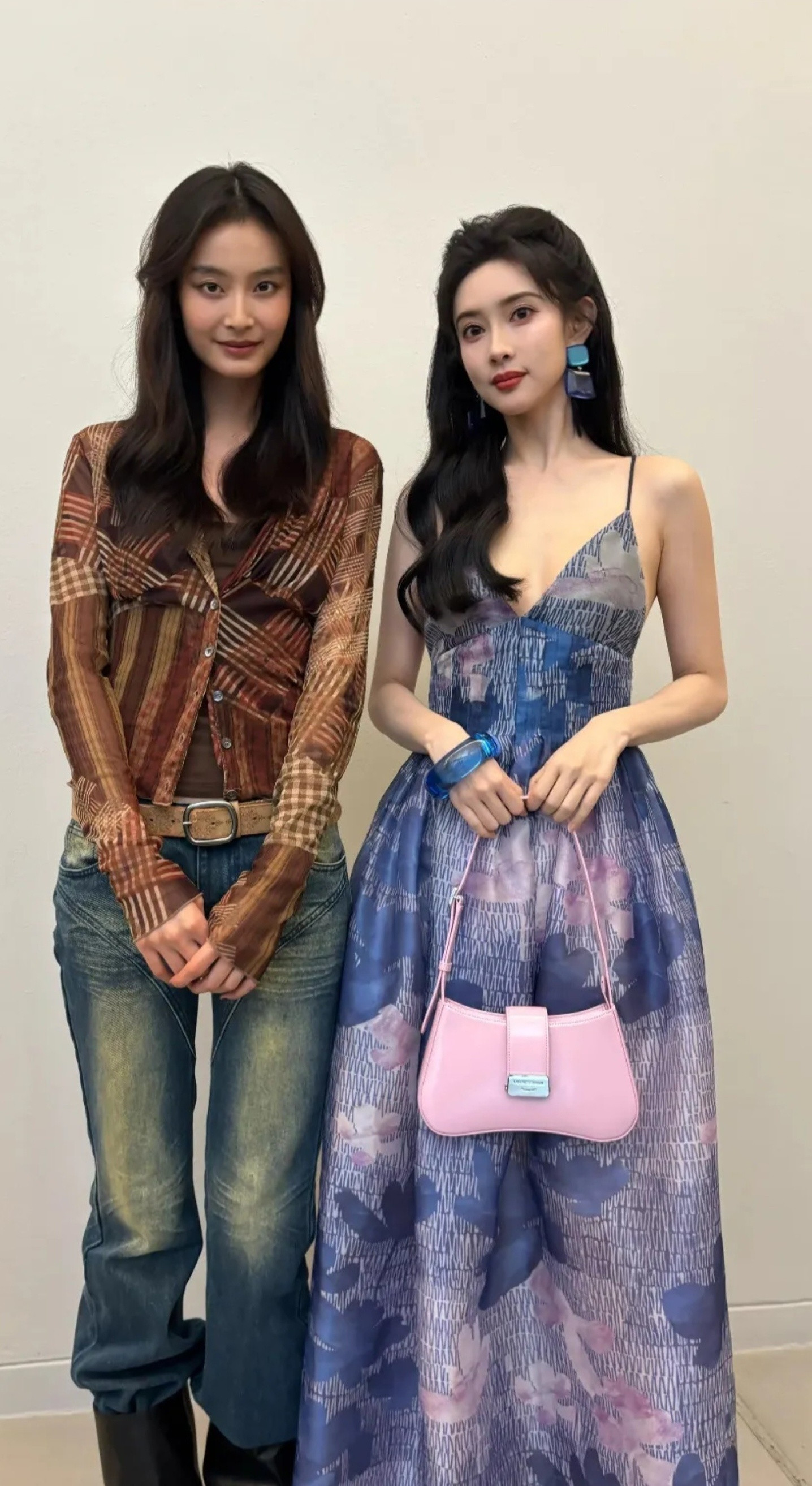 孟子义不愧是明星，气场就是比普通人大。