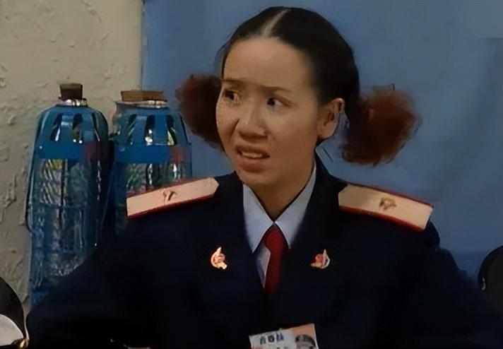 1988年，“中国最丑女演员”杨青到北影面试，监考老师对她说：“你的形象太差了，