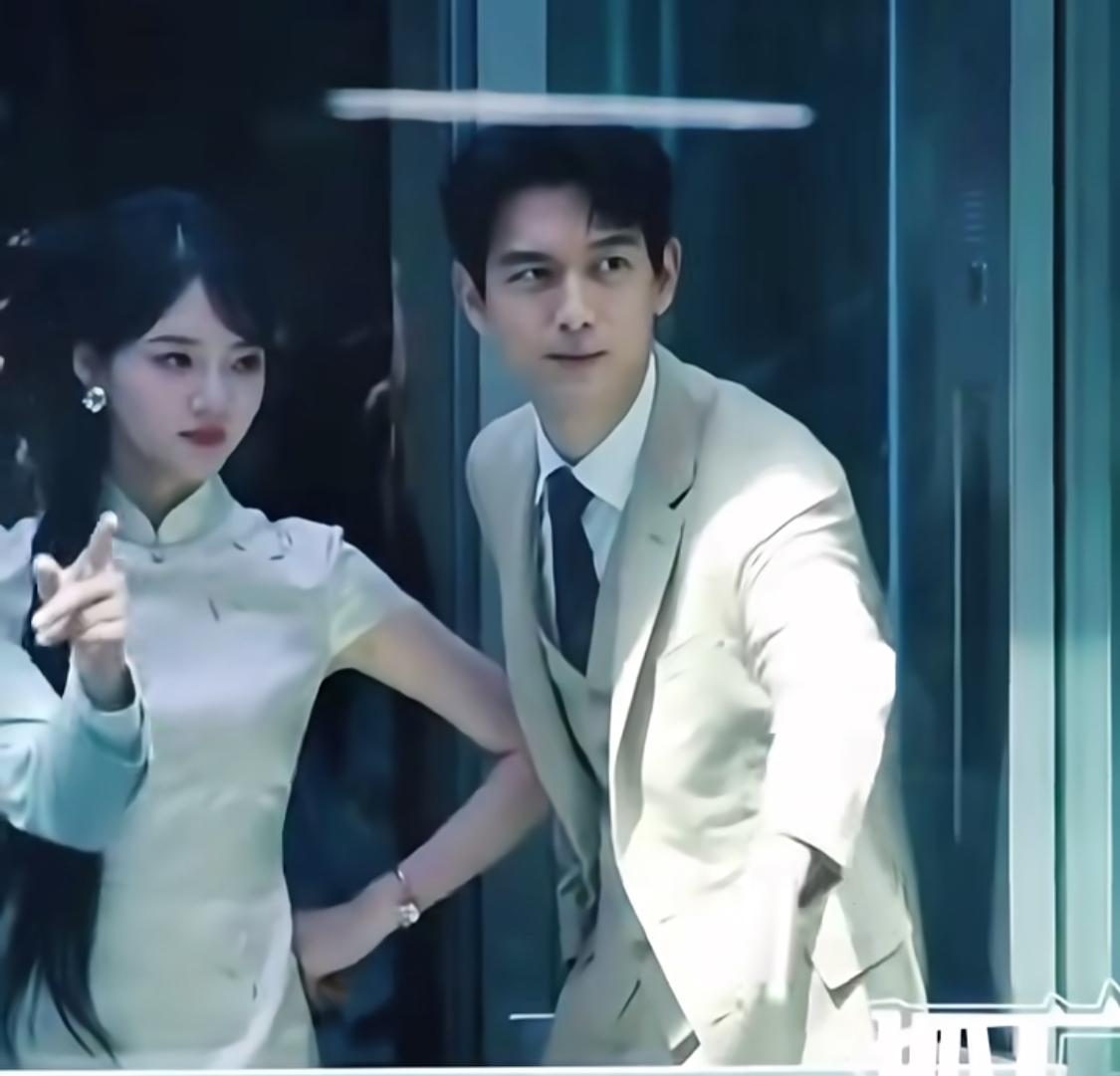 等什么时候流行民国剧，就是他们俩的天下了。李现和任敏被称为卧龙凤雏不是没有原