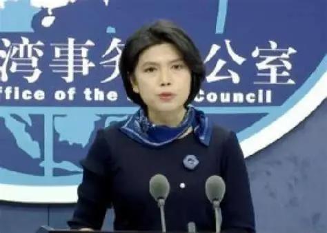解放军军舰驶入台岛24海里毗连区，用英文向美军机喊话“Taiwan,provi