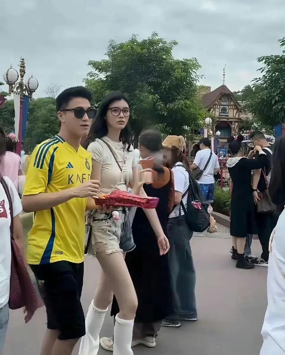 为什么同身高下女生腿更显修长？​​​​
