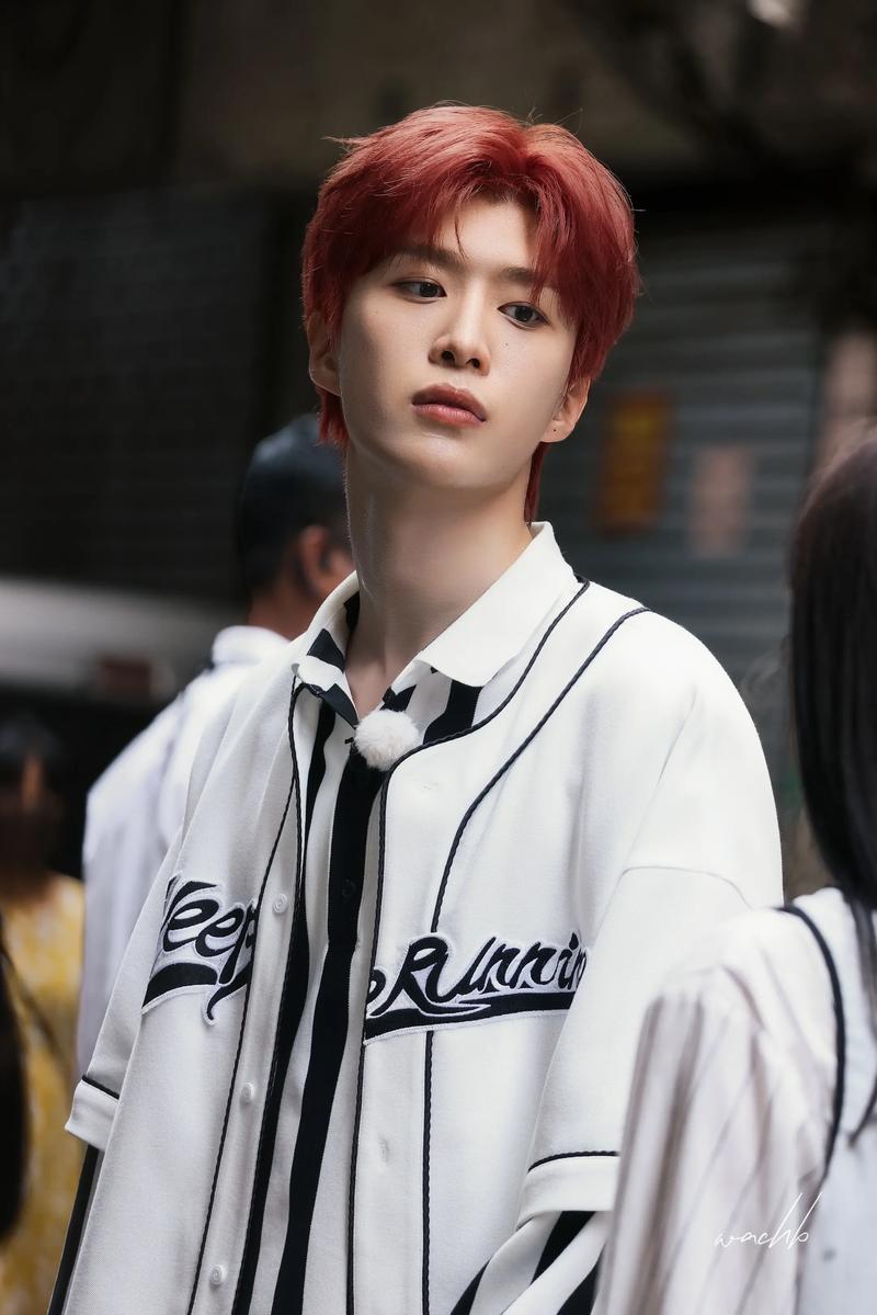 范丞丞自曝本名社死名场面！沙溢神吐槽引爆全场，播放量破亿范丞丞在节目上突然