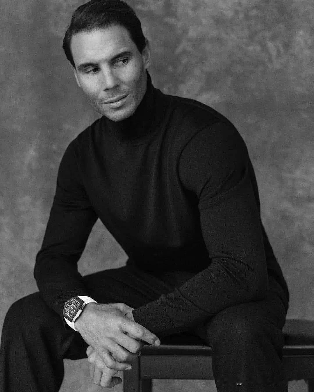 近日纳达尔接受媒体采访时谈到了退役后的生活：“我内心平静了下来，可以说我不需要再