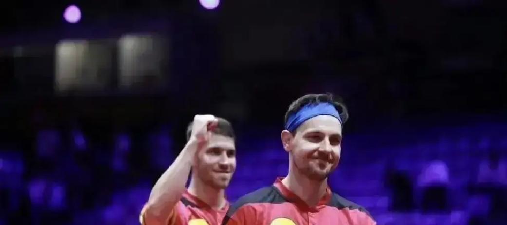 42岁，他亲手淘汰了德国排名第一的23岁天才。这不是故事，是上周真实发生的