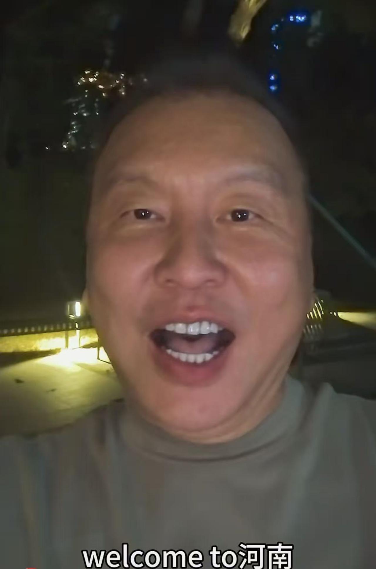 央视主持人张泽群回河南老家摸“爬叉”了，只有山东河南才懂吧！7月13日晚，张