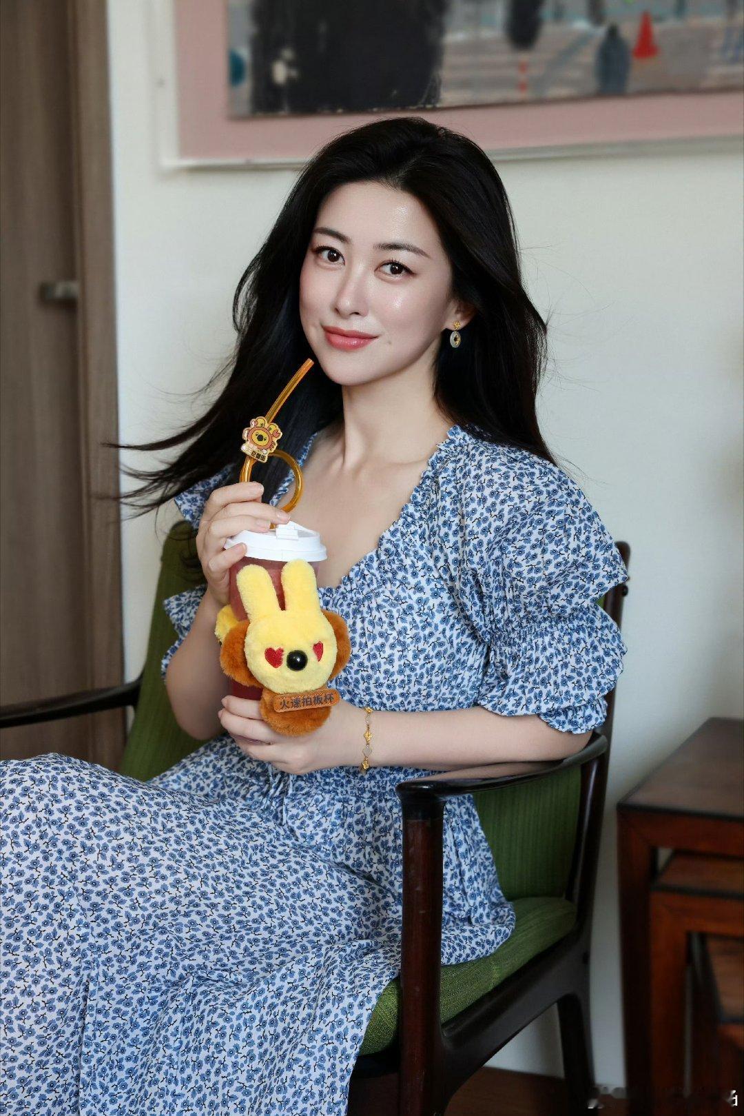 朱珠一家三口意大利度假朱珠什么时候结婚的她好漂亮。