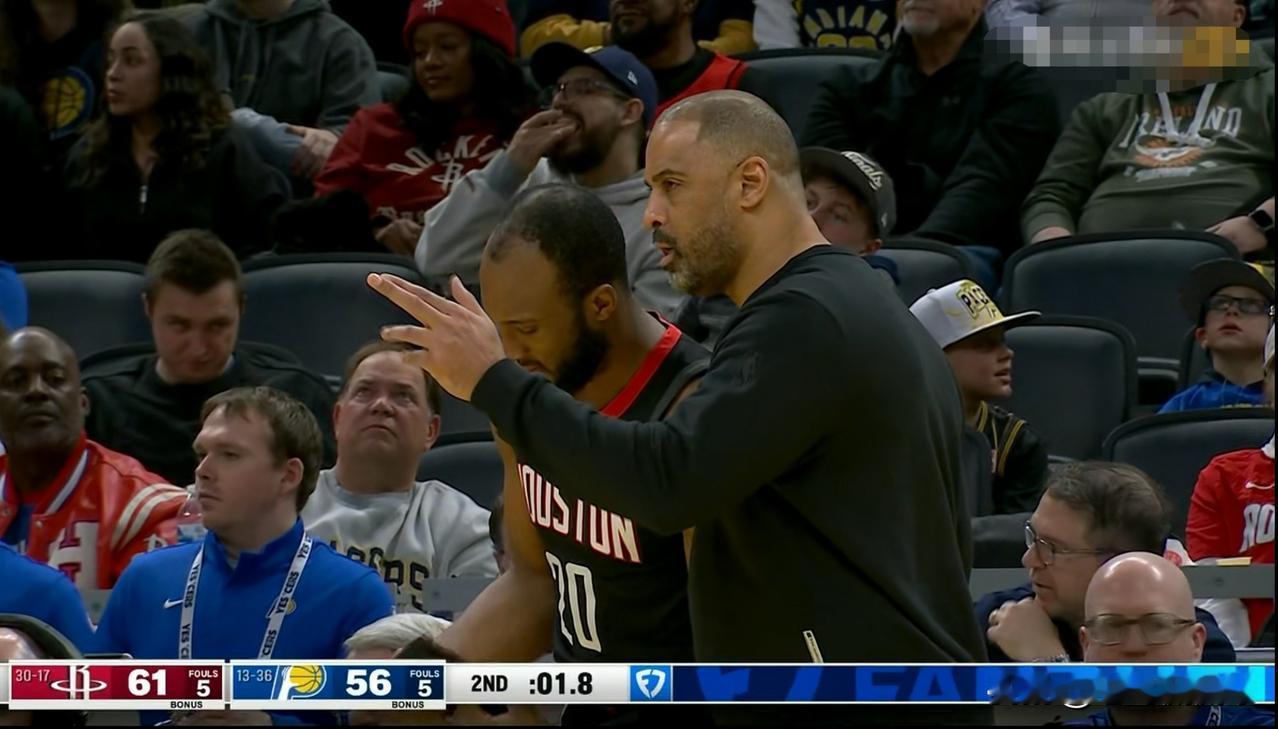 火箭悍将奥科吉真是彻底的凉凉了！在今天火箭客场以118：114险胜步行者的比赛中