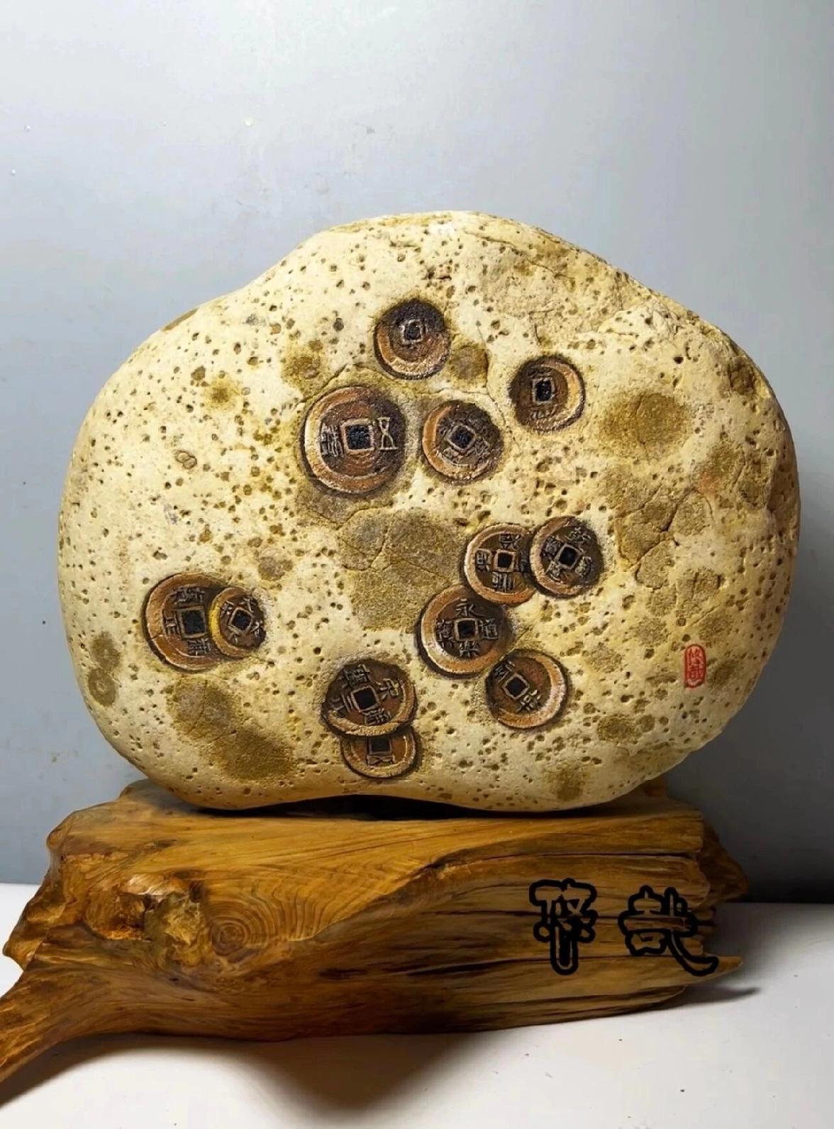 老舍先生说：“人若是看透了自己，便不会小看别人。”真正看清自己的人，最懂人性