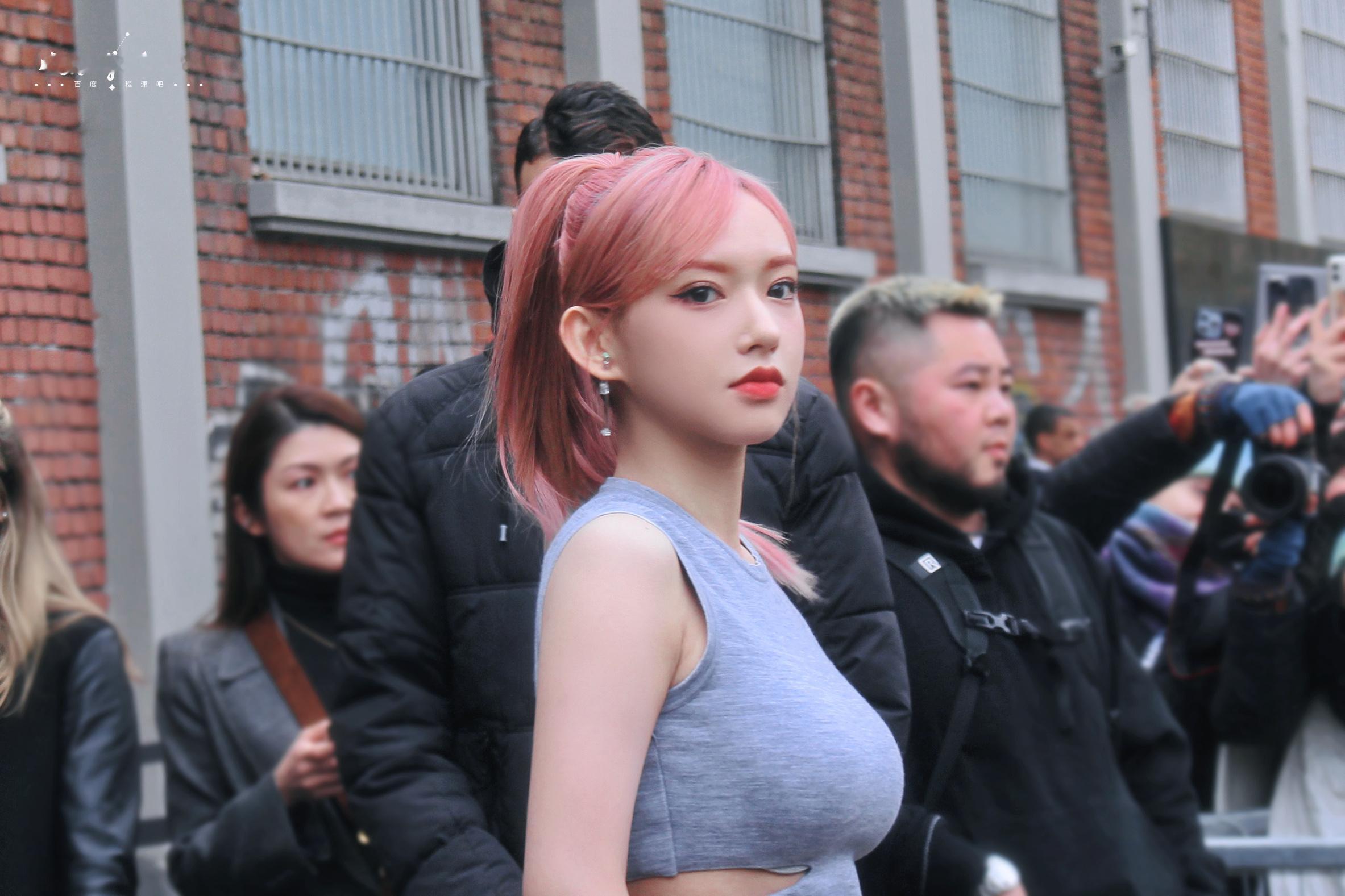 程潇饿到直不起身程潇私服穿搭[捂眼睛]可惜饿的都瘦了好多​​​