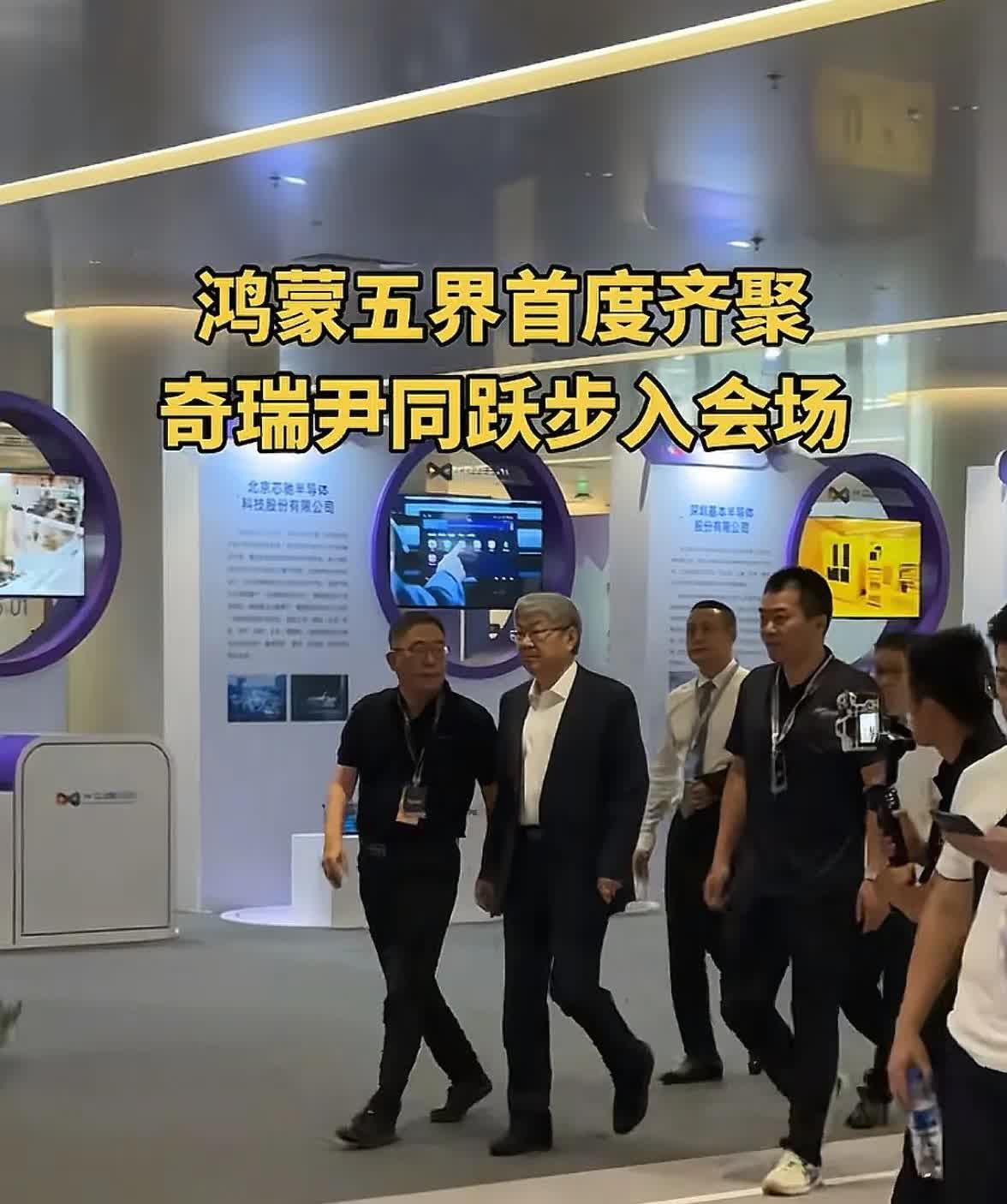 本来不理解奇瑞的尹同跃为什么买了江淮的尊界，你们自家就是造车的，开别人家车干嘛？