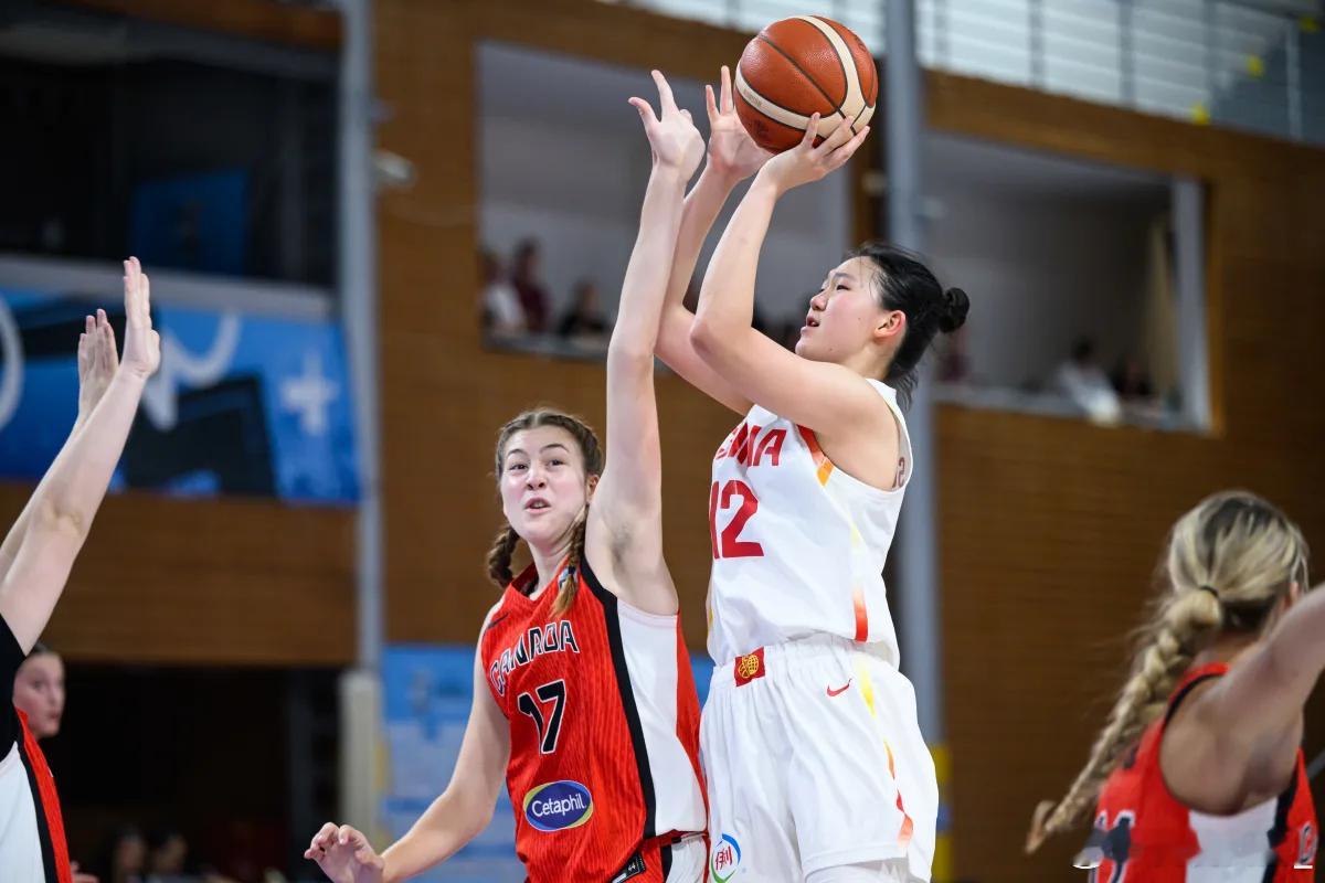 【U17女篮惨遭绝杀遗憾无缘四强】在刚刚结束的U17女篮世界杯1/4决赛中，中