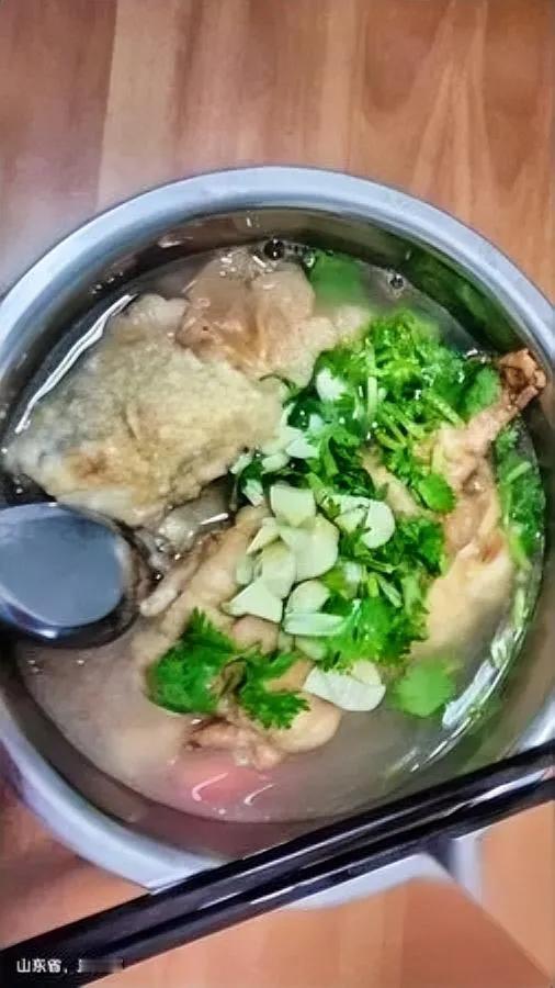 儿子带女友回家住一月俩娃昼夜颠倒我快崩溃每天敲三次门喊吃饭，开门就是满屋