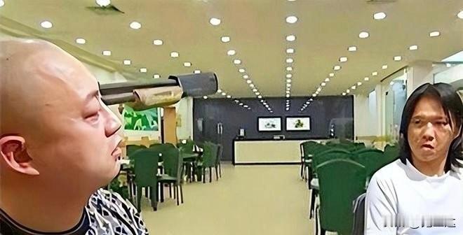 对咱们雷达照射飞机反应最大的，倒不是早苗大婶，她才不管别人死活，也不是普通民众