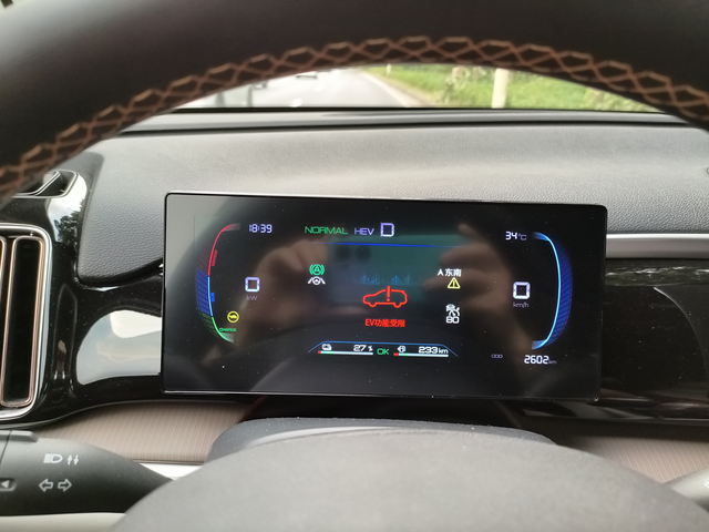 ev受限，行驶中趴窝！1.提车3天，发现四个门饰板脱胶！2，提车7天，2个