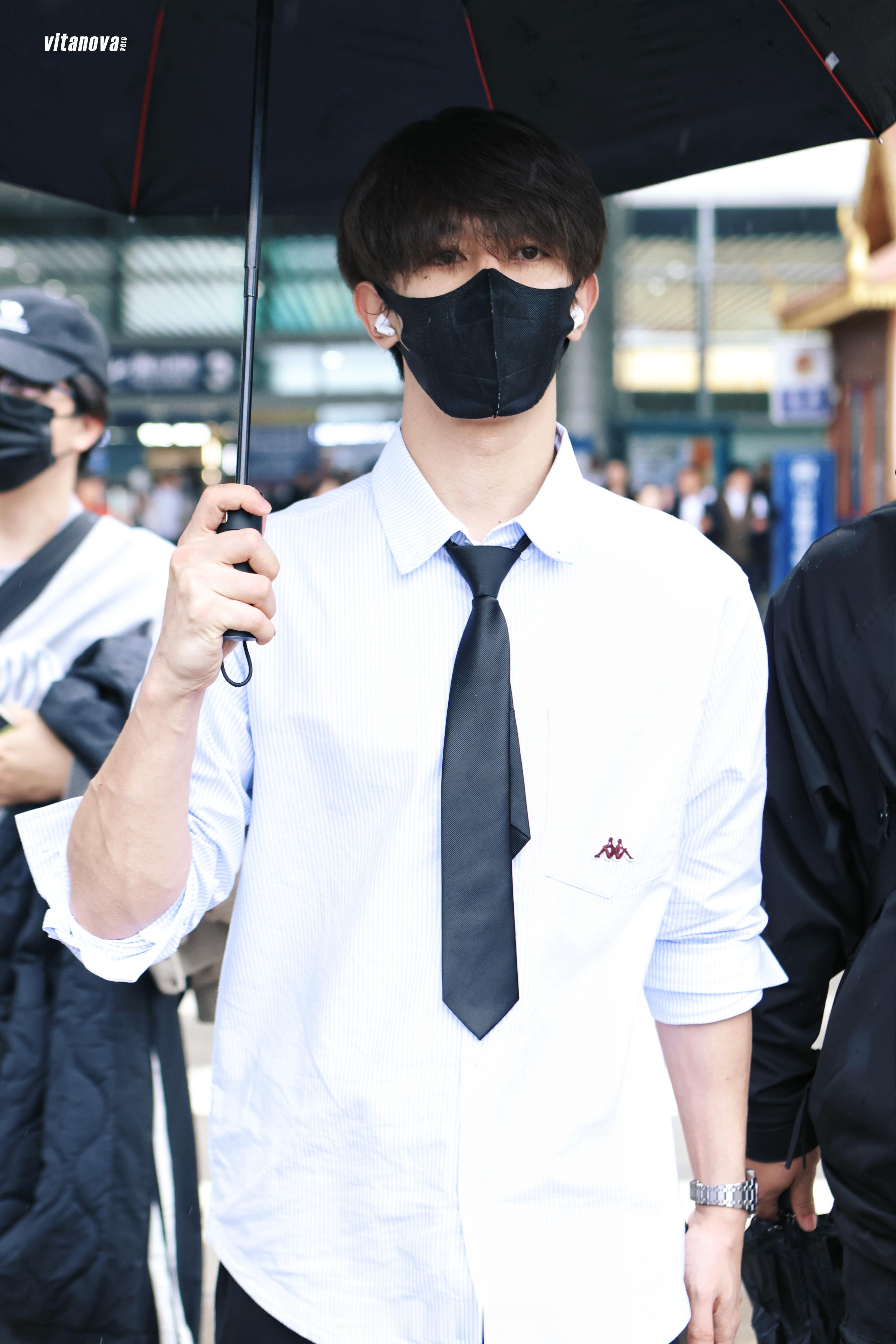 请问属于夏之光的校园文本子在路上了吗