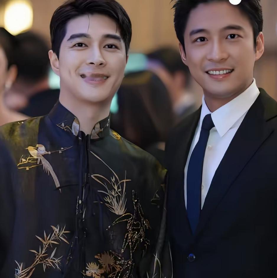 如果让你从这两个男人中选一个，你会选谁？霍启山和向佐都是名门之后，出生于富家家庭