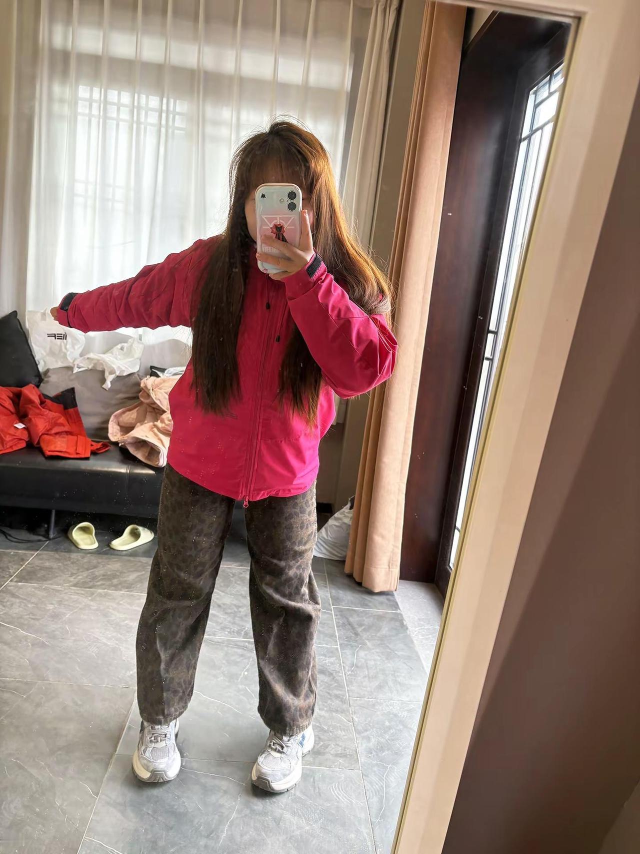 今天这个穿搭是要去干嘛真的好难猜呀～