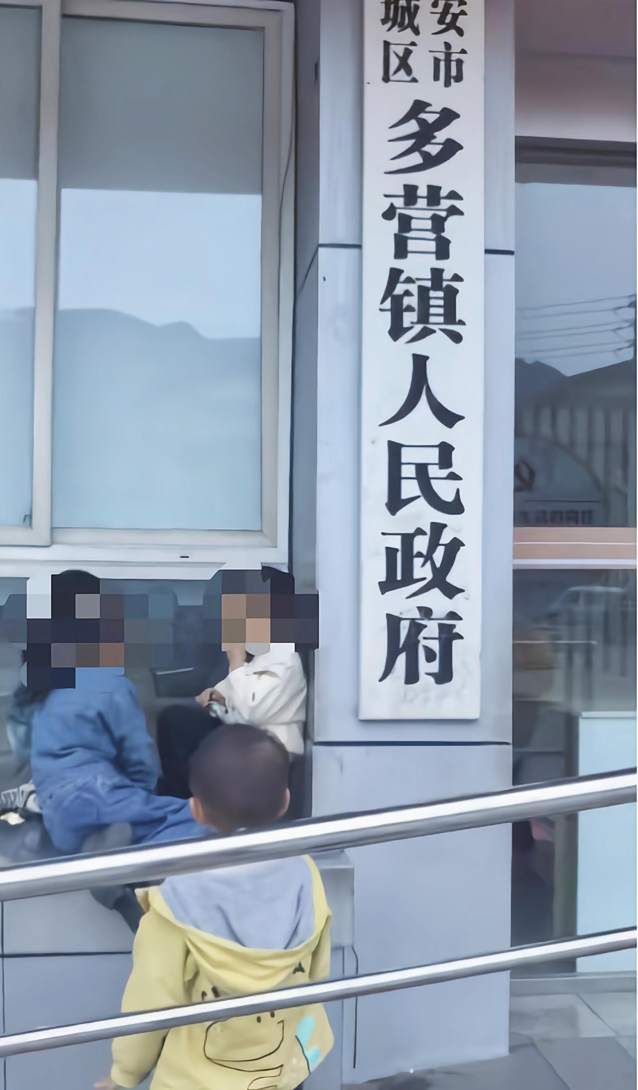 “这不得上央视！”四川雅安，清晨时分，多营镇镇政府保洁阿姨像往常一样清扫大院，