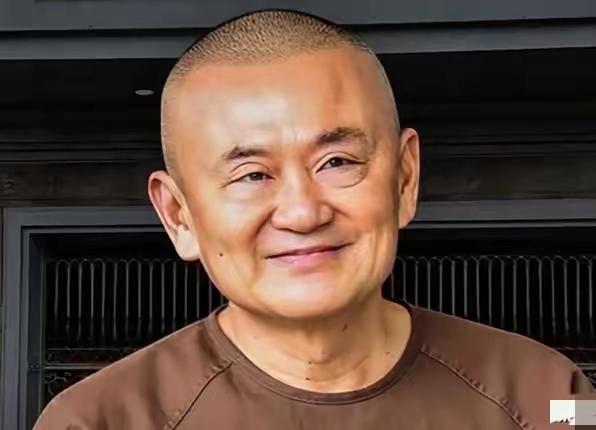 他信在监狱里传出好消息　，就是不用干体力活，也不会干脑力活，而是监工，监督犯人修