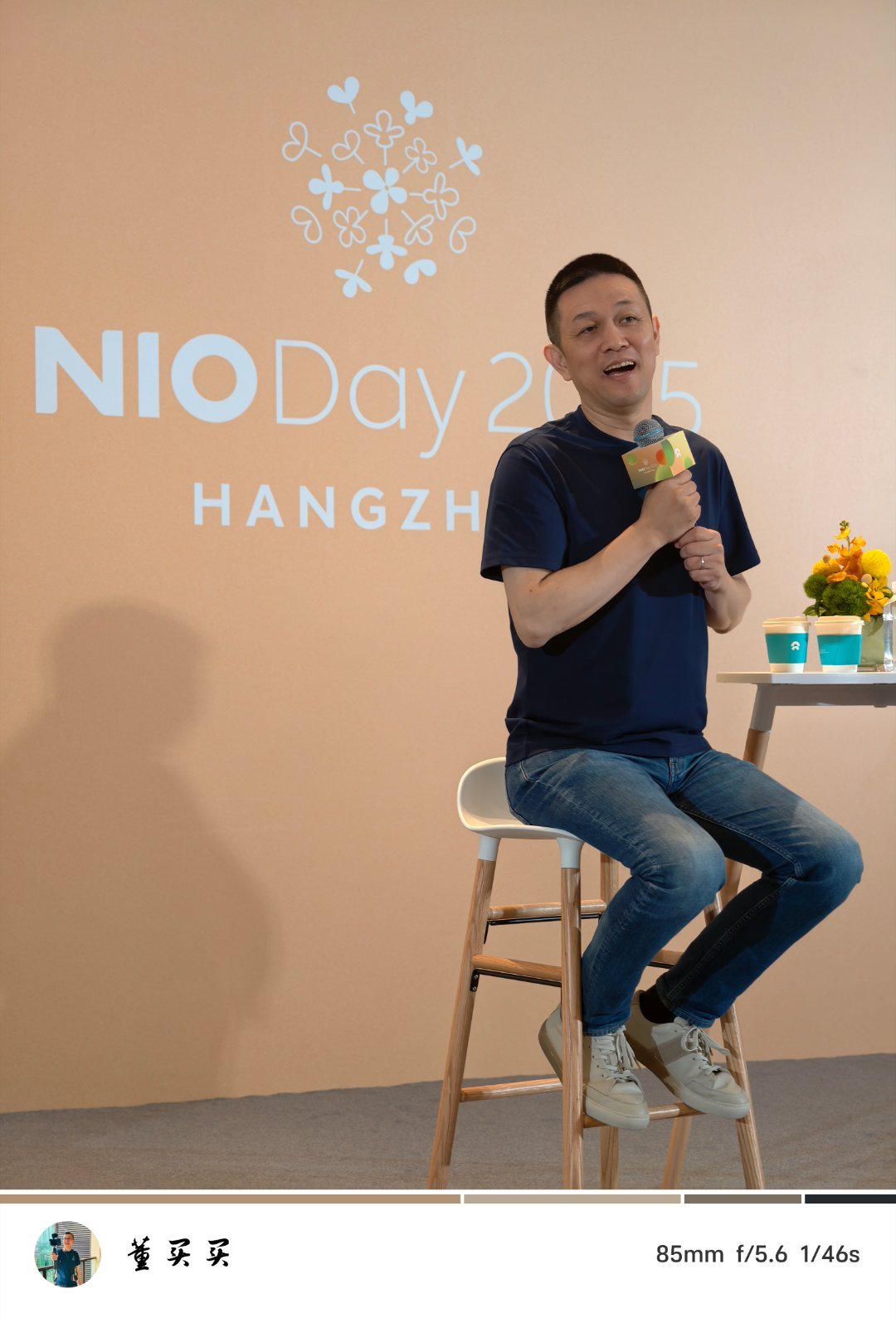 全新ES8，年底前要交付4万台，“可能是还能增产一点点”。很多生产设备投资有时长