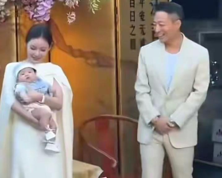 小S卡点马筱梅儿子百日宴再度悼念大S，真怀念还是博热度？ 不是小S的挑唆，大