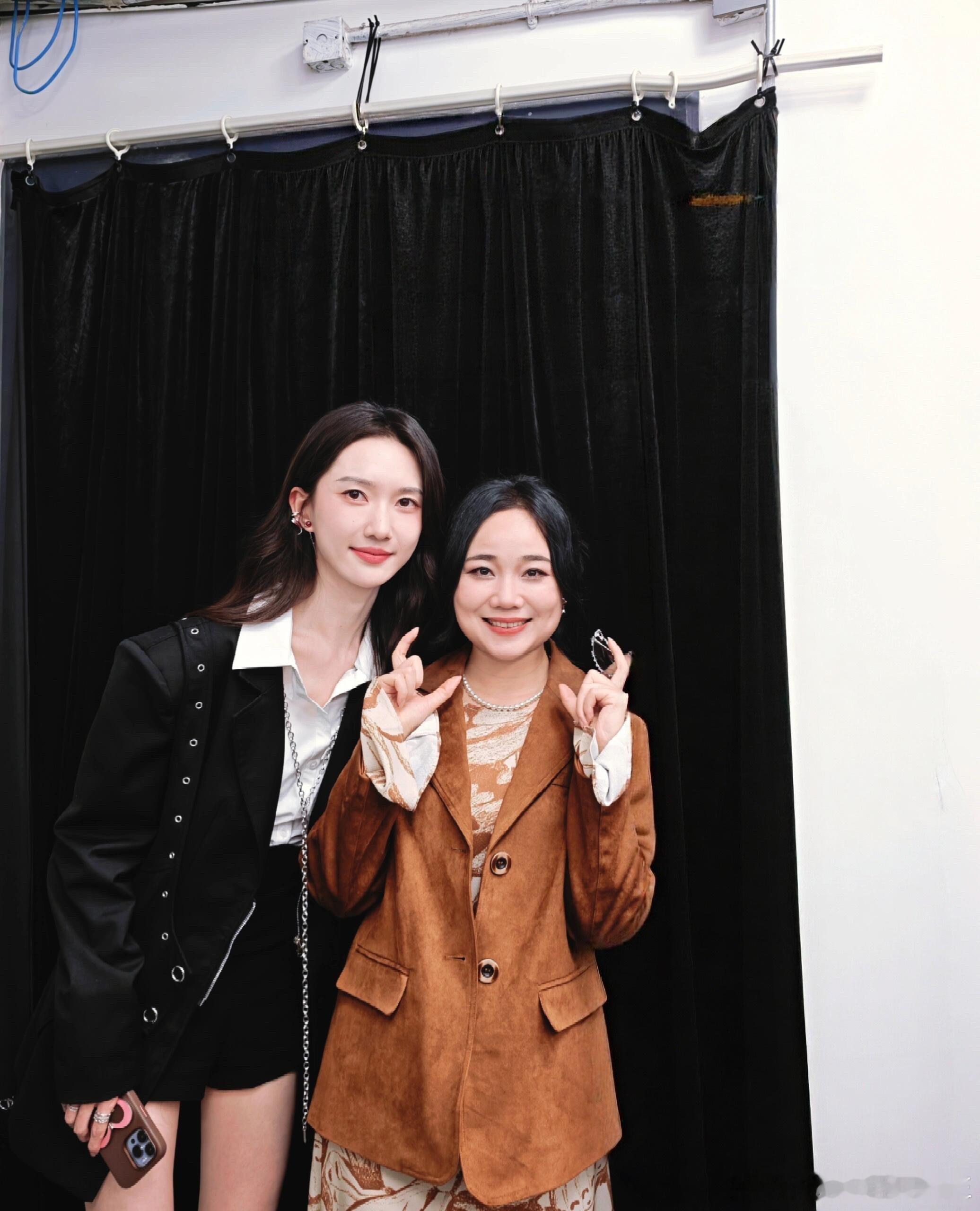 什么意思老公这么帅今晚不allin都对不起这身衣服（不好意思我是大黄丫头